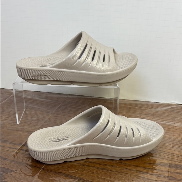 Skechers Cream Comfort Sandals with Ergonomic Footbed - Picture 2 of 5